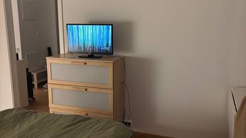 2 dormitorios, escritorio, wifi gratis y ropa de cama