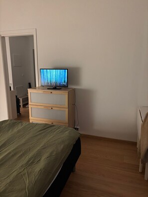 2 soverom, skrivebord, wi-fi (inkludert) og sengetøy