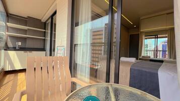 Apartemen Deluks, balkon | Wi-Fi gratis