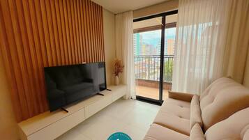 Leilighet – comfort | Oppholdsområde | TV