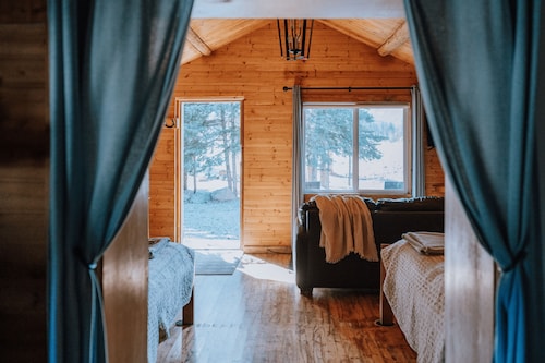 Aspen Cabin: Relaxing Mountain Escape | Sleeps 4