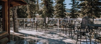 Dogwood Cabin: Cozy Adventure in the Mountains