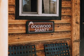 Exterior detail - Dogwood Cabin: Cozy Adventure in the Mountains (Clearwater County)