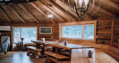 Larkspur Cabin: Romantic Mountain Escape | 1B | 1B