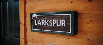 Larkspur Cabin: Romantic Mountain Escape | 1B | 1B