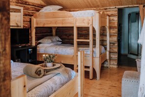 Free WiFi, bed sheets - Spruce Cabin: Relax in the Mountains | Sleeps 4 (Clearwater County)