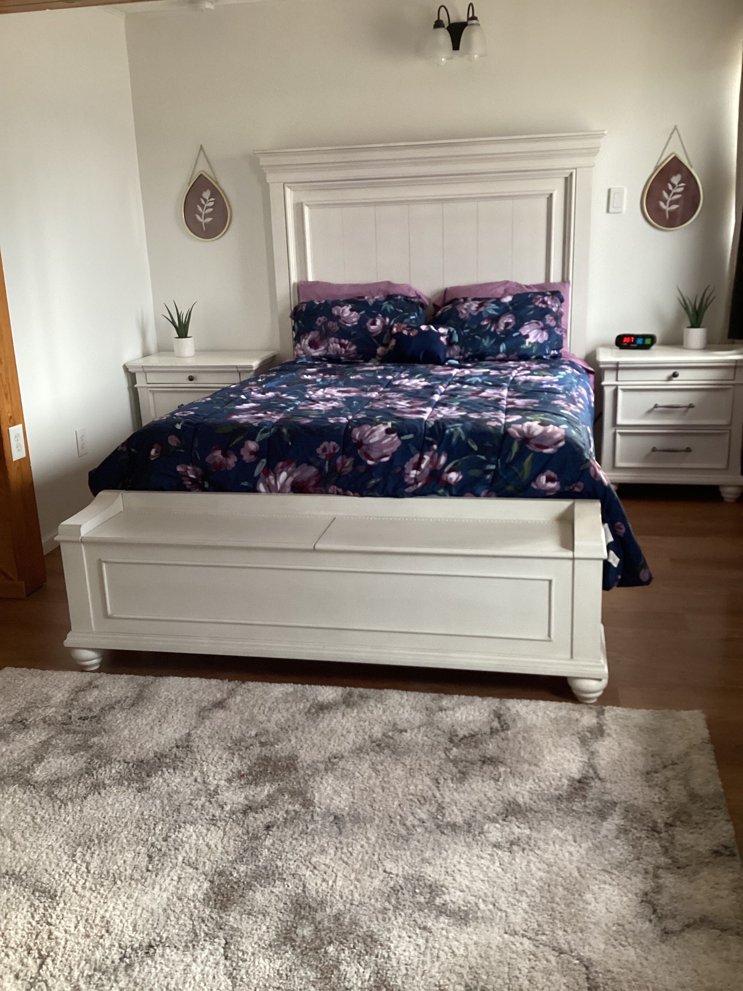 Deluxe Studio, 1 Queen Bed, Non Smoking | Free WiFi