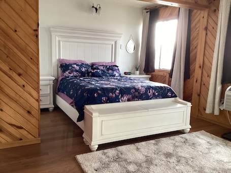 Deluxe Studio, 1 Queen Bed, Non Smoking | Free WiFi. Homestead Motel & RV