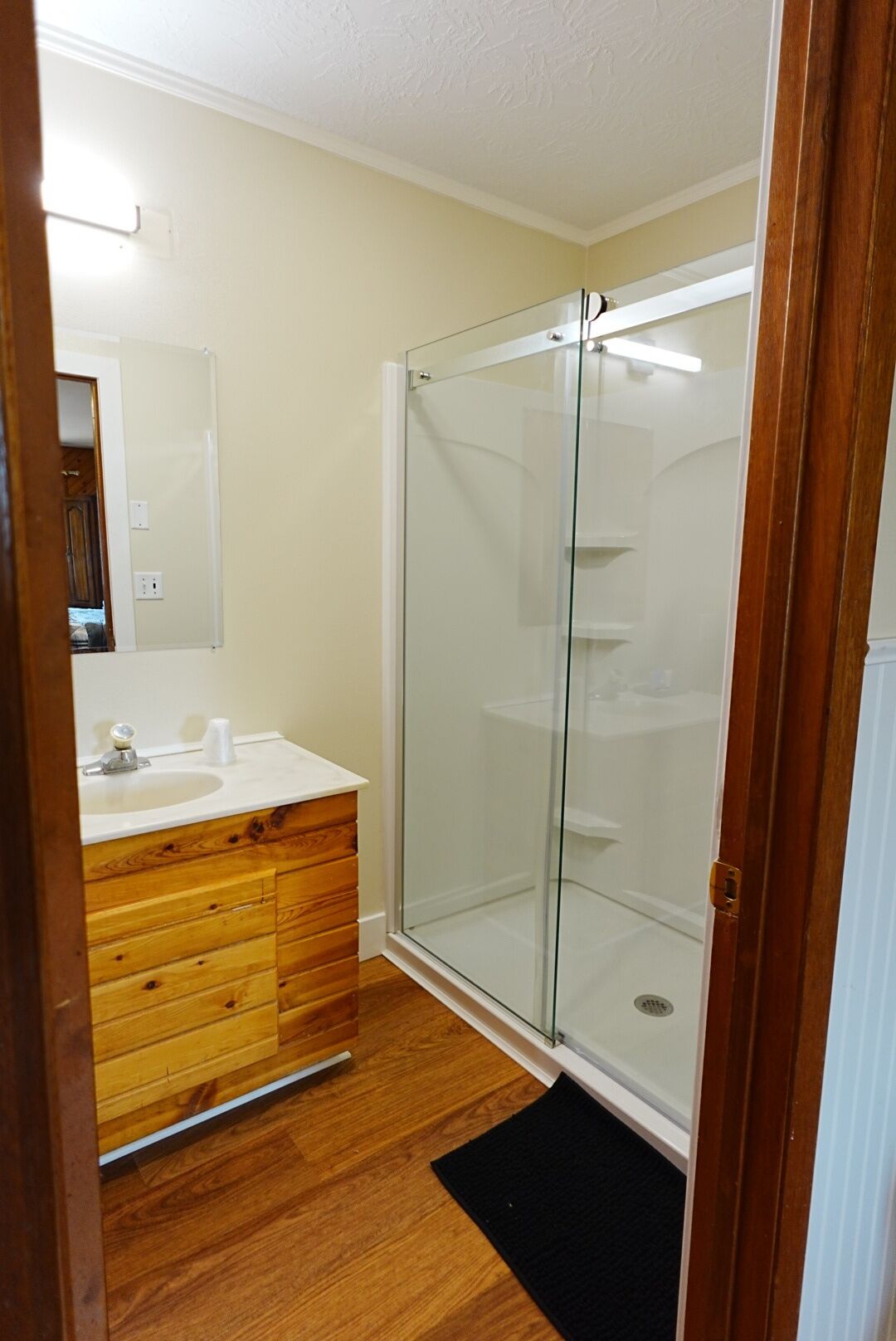 Douche, articles de toilette (gratuits), séchoir à cheveux