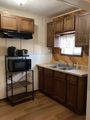 Comfort Apartment, 1 Queen Bed with Sofa bed, Non Smoking | Private kitchen - Homestead Motel & RV (Sloan)