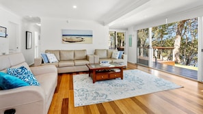 Unclassified image, 3 of 31, button - Serenity - Pet Friendly with Spa & Waterfront (Sanctuary Point)