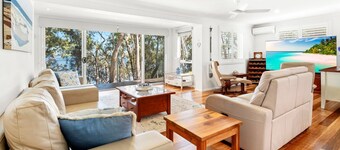 Serenity - Pet Friendly with Spa & Waterfront