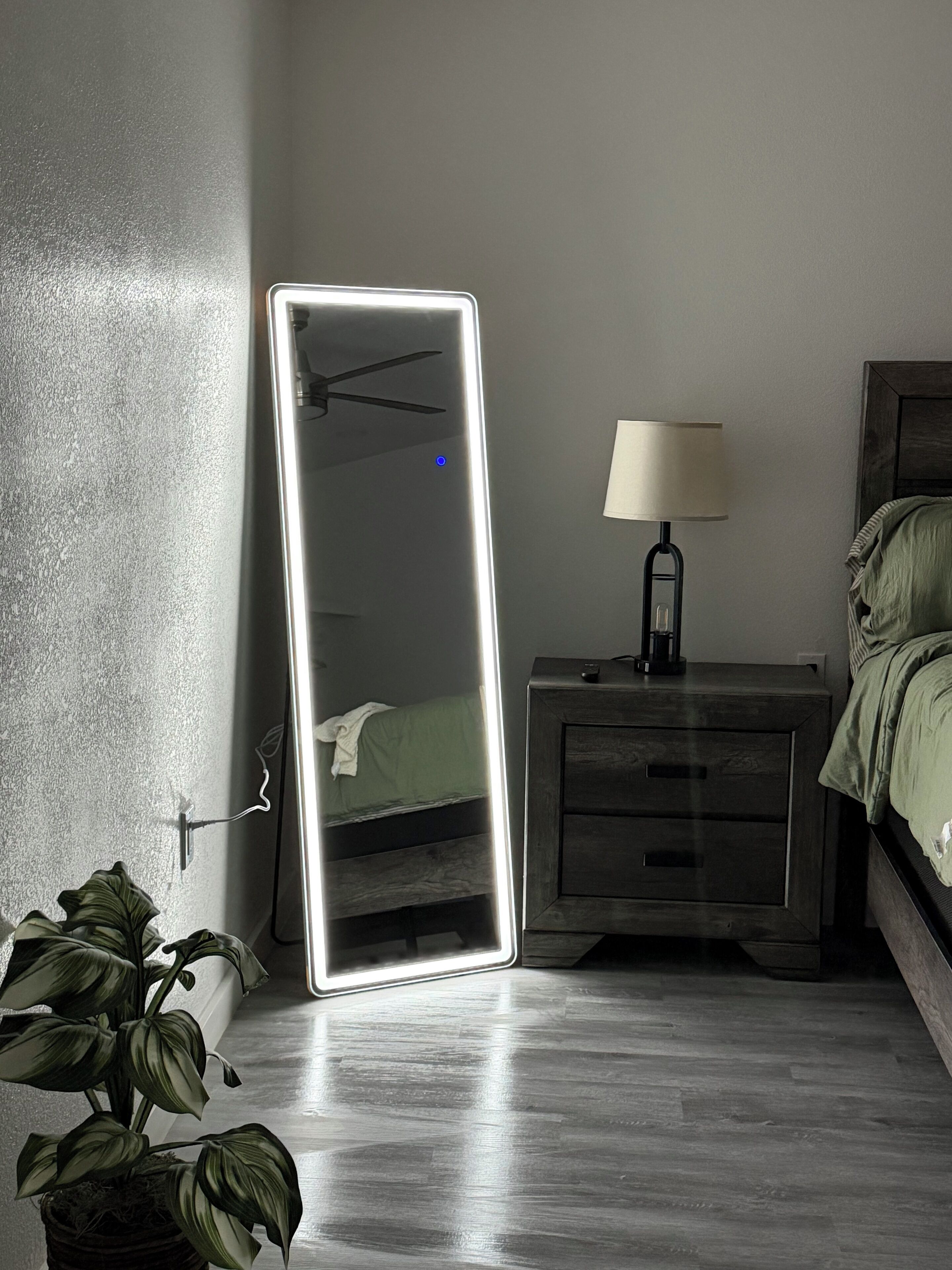 2 chambres, fer et planche à repasser, accès au Wi-Fi (inclus)