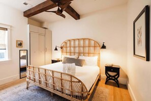 11 habitaciones, escritorio, wifi y ropa de cama 