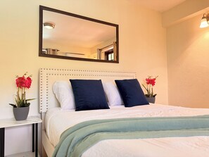 1 habitación, tabla de planchar con plancha, wifi gratis y ropa de cama 