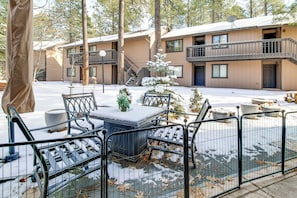 Terrace/patio - Explore the Nat'l Forest! Cozy Getaway in Pinetop (Pinetop)