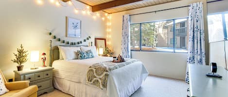 3 bedrooms, desk, iron/ironing board, internet