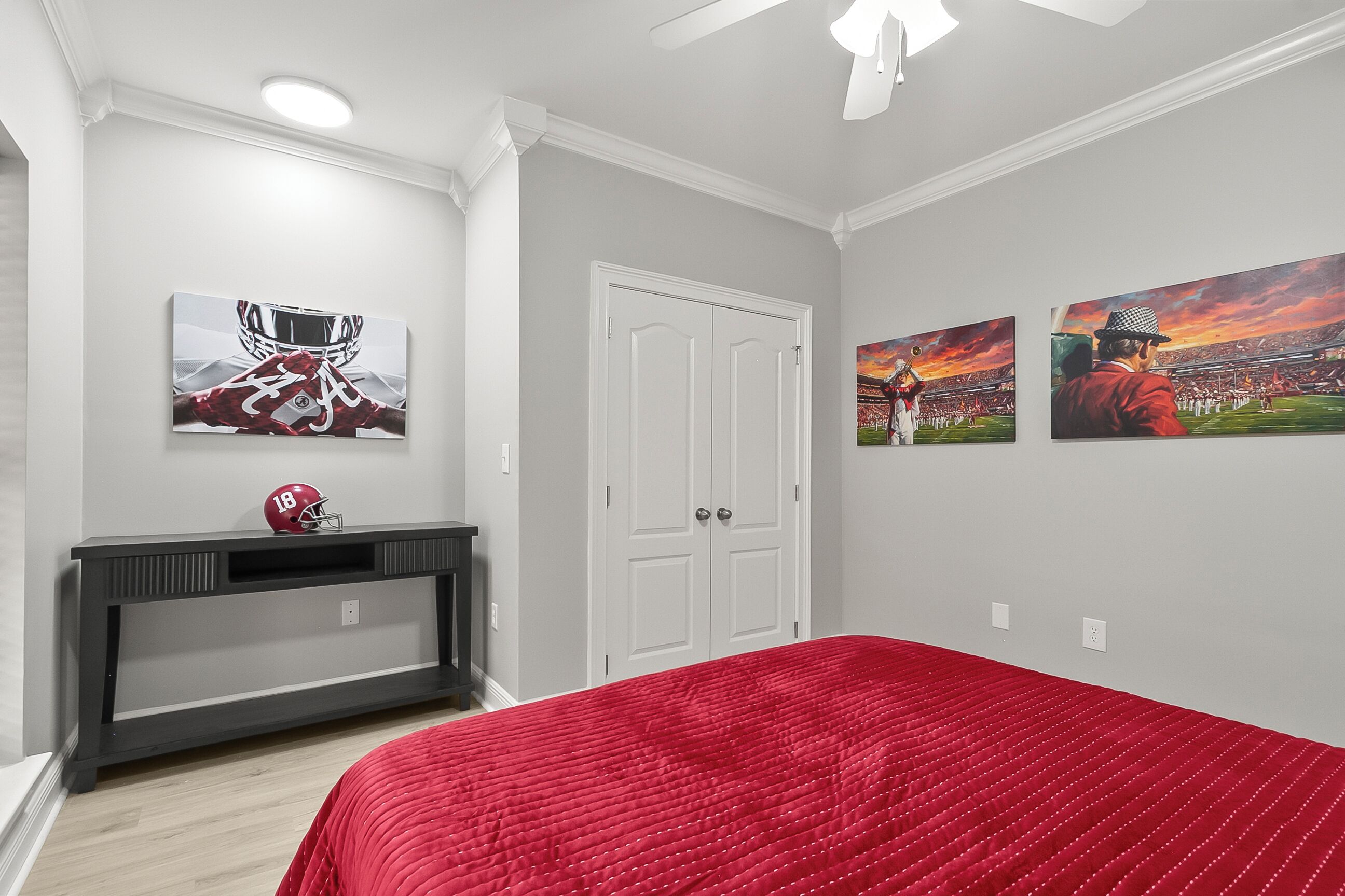 3 bedrooms, desk, free WiFi, bed sheets