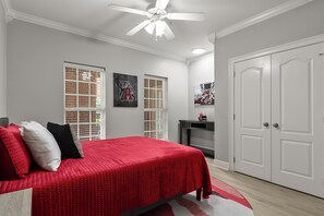 3 bedrooms, desk, free WiFi, bed sheets