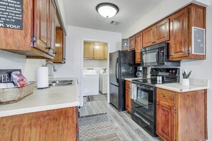 Refrigerador, microondas, parrilla de estufa y lavavajillas 