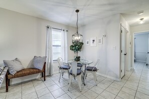 Dining - Visit Route 66! Pet-Friendly Joplin Gem w/ Yard (Joplin)