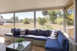 Interior - 4 Mi to Beach! Snowbird Escape in Port Charlotte (Port Charlotte)