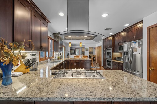 Wonderful Spacious 4BR Near Beaches, WFH Office + Pool in charming Guilford