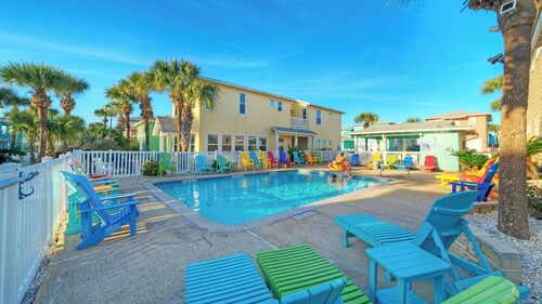 Sweet & Salty by Avantstay Walk to Beach + Community Pool + Firepit