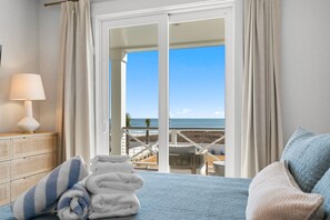 9 bedrooms, iron/ironing board, travel cot, WiFi - Paradise at the Pointe (Ocean Isle Beach)