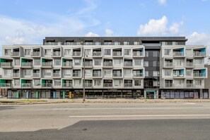 Exterior - Magnificent downtown Penthouse with free underground parking (Québec)
