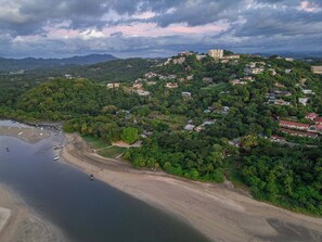 Beach - Modern Luxury Villa with Concierge, 3min to Tamarindo Beach (Tamarindo)