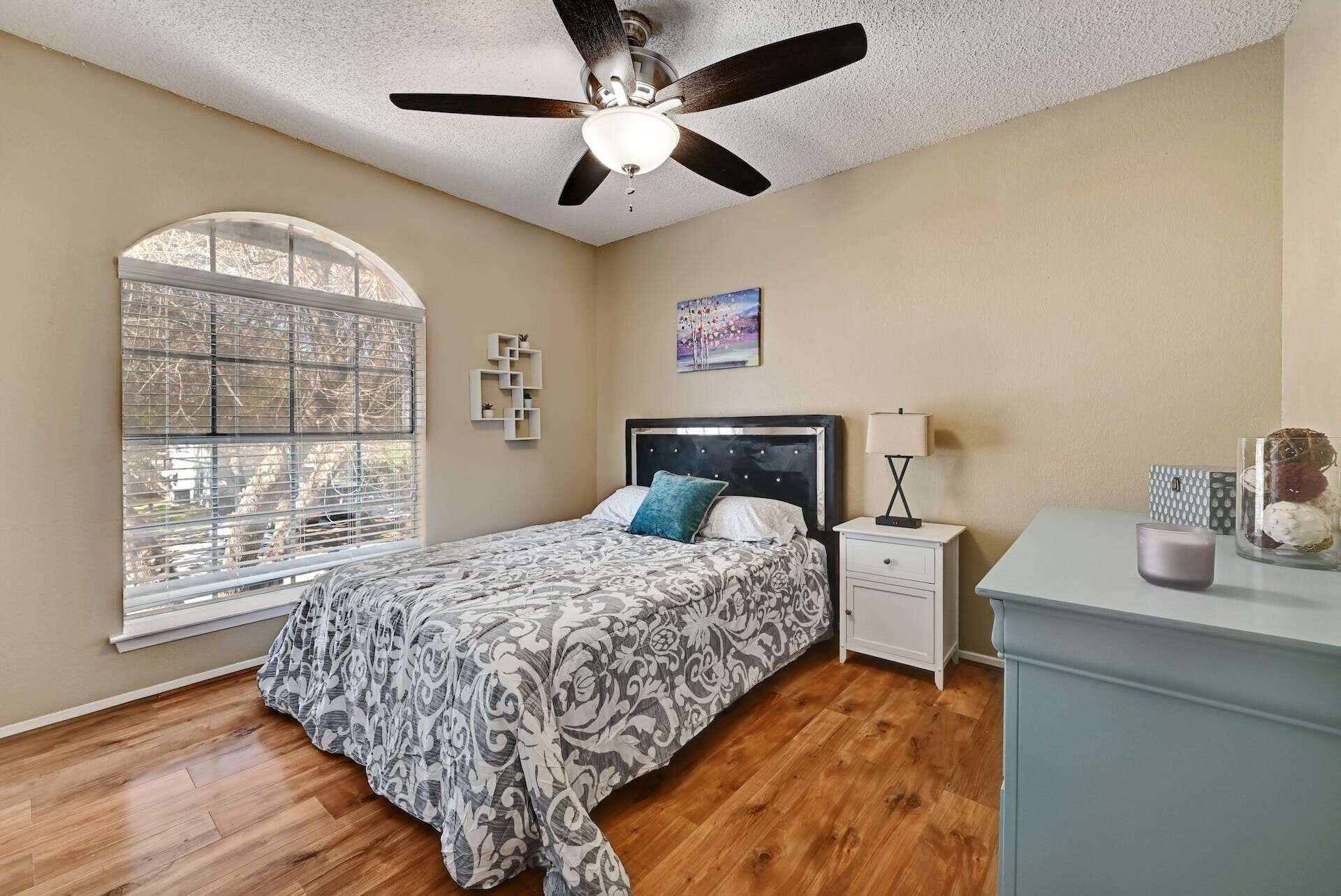 Iron/ironing board, free WiFi