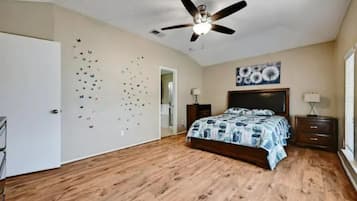 House | Iron/ironing board, free WiFi