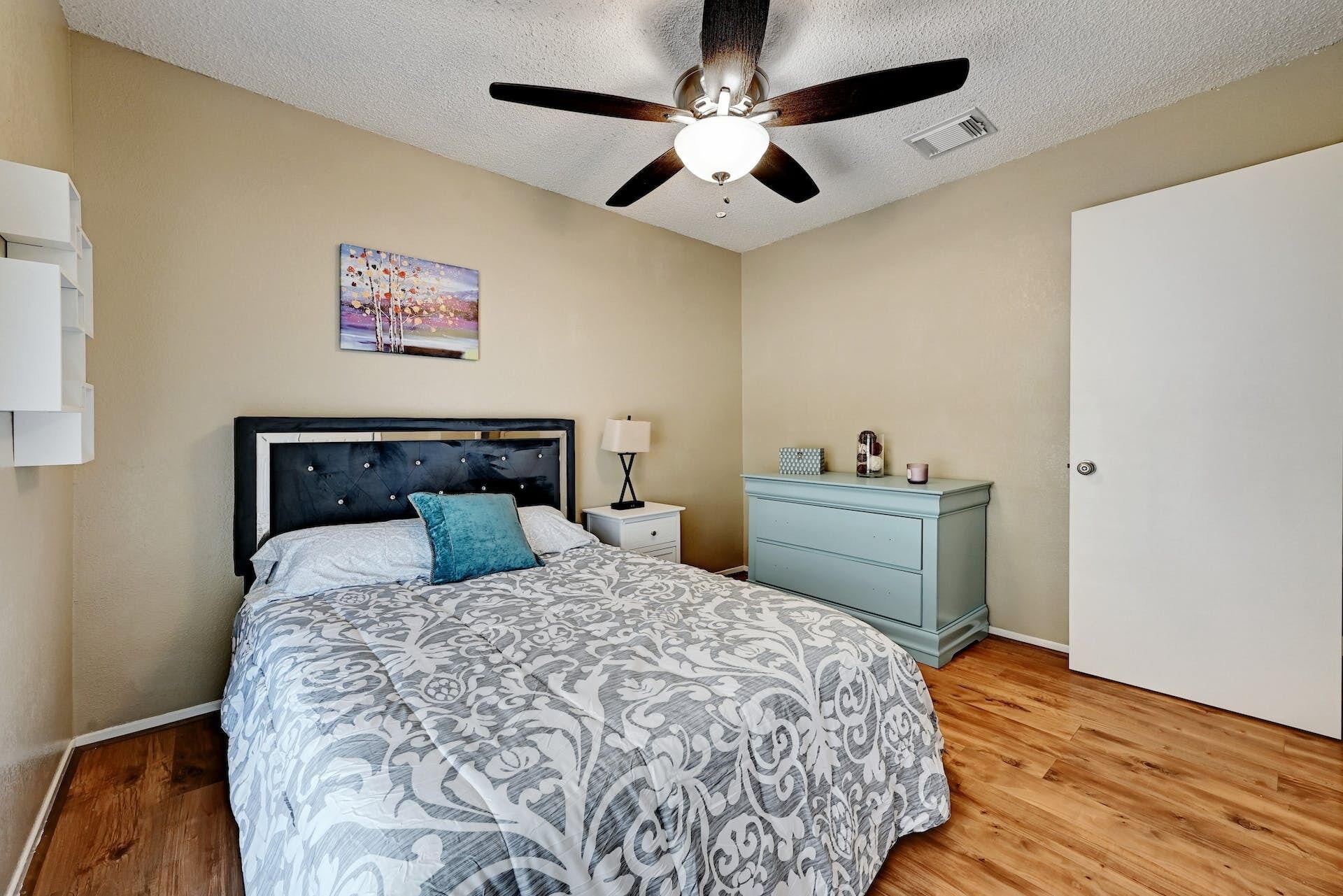 Silitysrauta/-lauta, ilmainen Wi-Fi