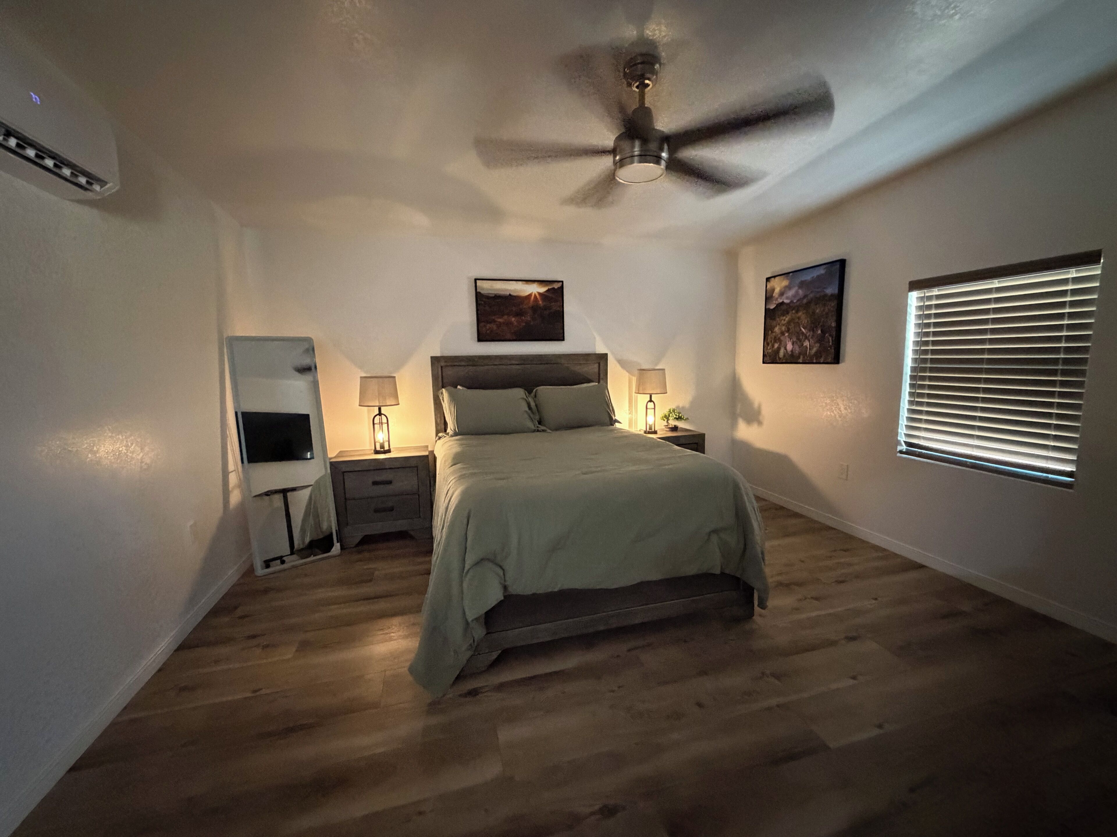 2 chambres, fer et planche à repasser, Wi-Fi, draps fournis