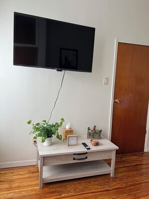Interior - Cozy 1-bedroom apartment rental (Brooklyn)