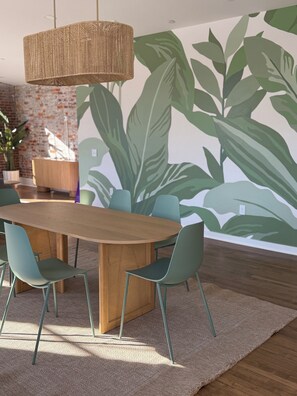 Dining - A Modern Coastal Escape in the Heart of Downtown (Wilmington)