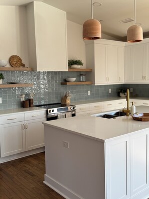 Private kitchen - A Modern Coastal Escape in the Heart of Downtown (Wilmington)