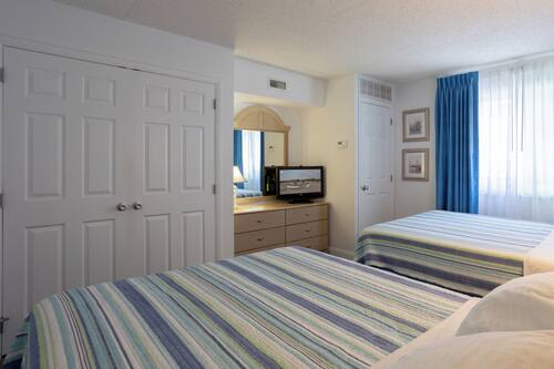 Deluxe Suite | In-room safe, iron/ironing board, free WiFi