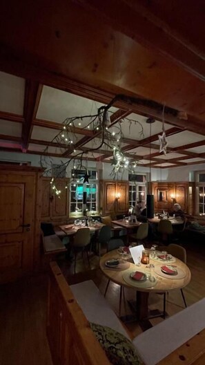 Unclassified image, 4 of 10, button - Hotel Grüner Baum Merzhausen (Merzhausen)