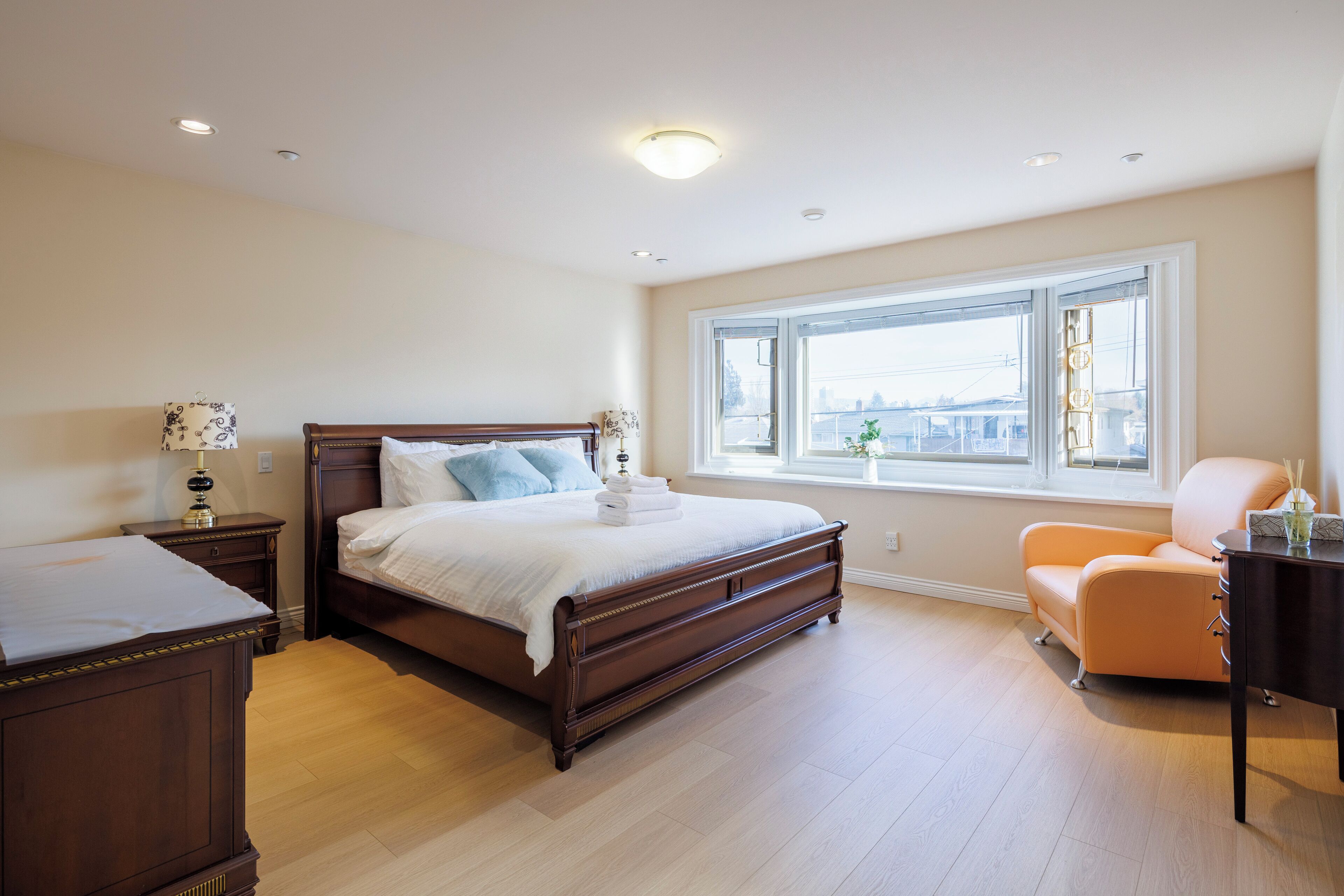 4 chambres, bureau, Wi-Fi gratuit, draps fournis