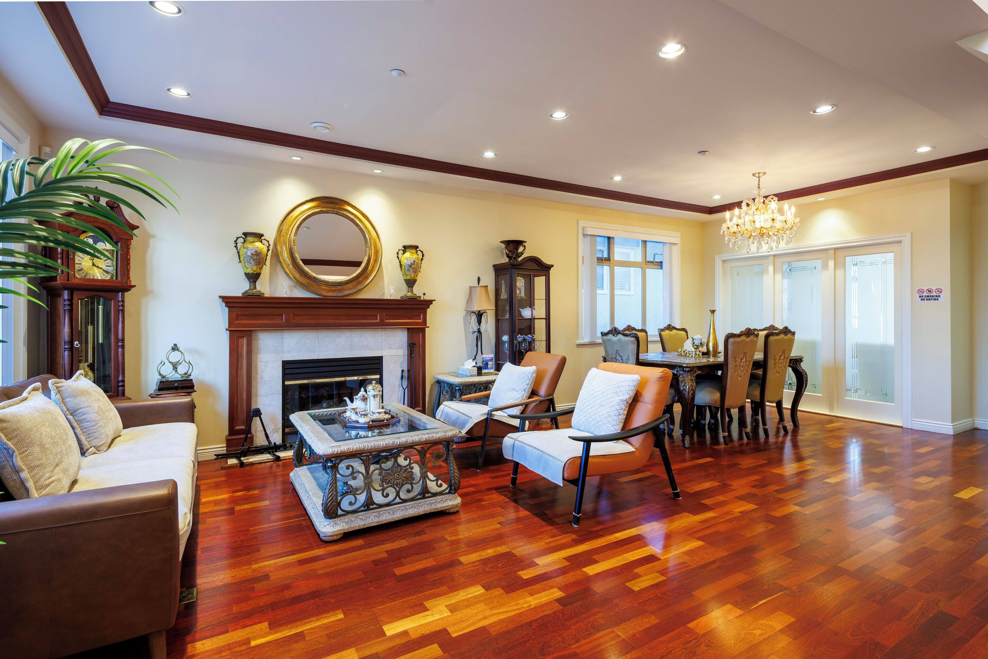 Smart TV, fireplace