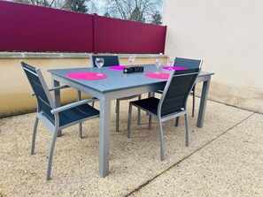 Outdoor dining - House in Dordogne, near Sarlat and Domme (Saint-Martial-de-Nabirat)