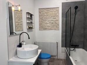 Hair dryer, toilet paper - House in Dordogne, near Sarlat and Domme (Saint-Martial-de-Nabirat)