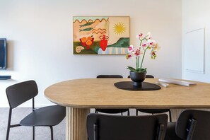 Dining - City Stay, Sleeps 6 - Walk to One NZ Stadium (Christchurch)