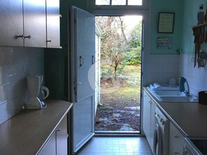 Fridge, microwave, oven, stovetop - Holiday under the pines for 8 in La Tranche-sur-Mer (La Tranche-sur-Mer)