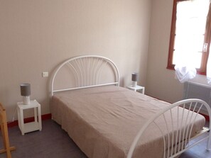 2 bedrooms - Quiet house, 5 ppl, La Tranche Sur Mer, pets allowed (La Tranche-sur-Mer)