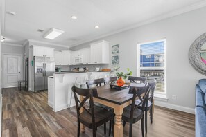Dining - Waterfront Luxe, Beach Access, Private Pier (Gulf Shores)