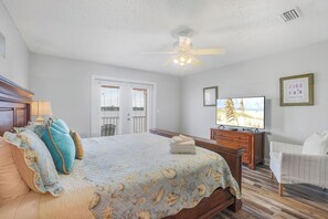 Iron/ironing board, Internet, bed sheets - Waterfront Luxe, Beach Access, Private Pier (Gulf Shores)