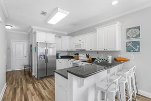 Private kitchen - Waterfront Luxe, Beach Access, Private Pier (Gulf Shores)